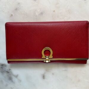 Salvatore Ferragamo wallet***USED in good condition***